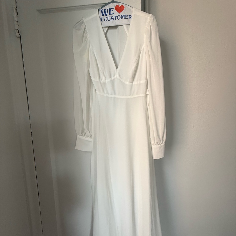 Lulu's Classic White Long Sleeve Dress